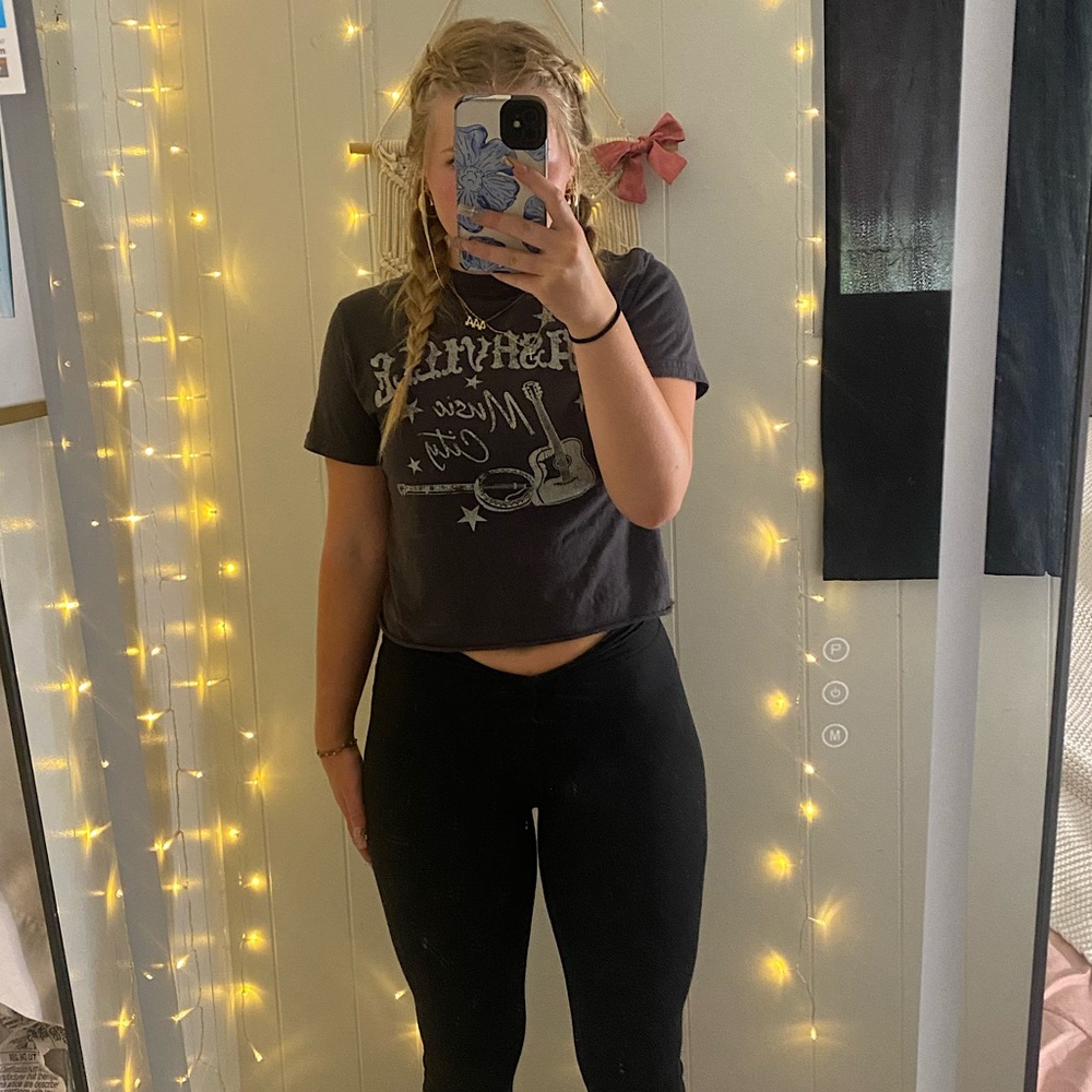 grey crop top!